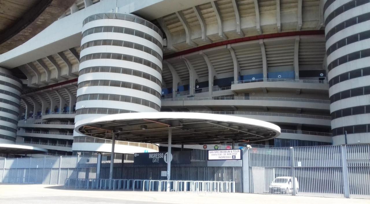 Bed & Breakfast A San Siro 75 ミラノ エクステリア 写真