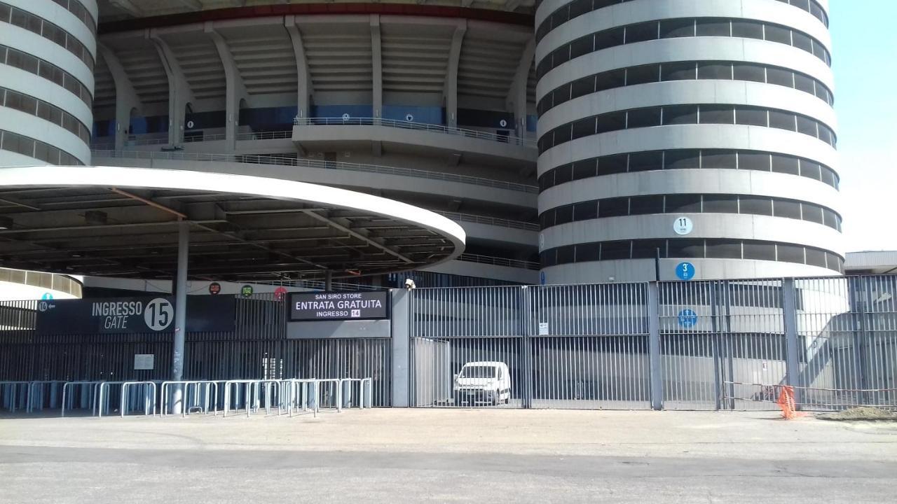 Bed & Breakfast A San Siro 75 ミラノ エクステリア 写真