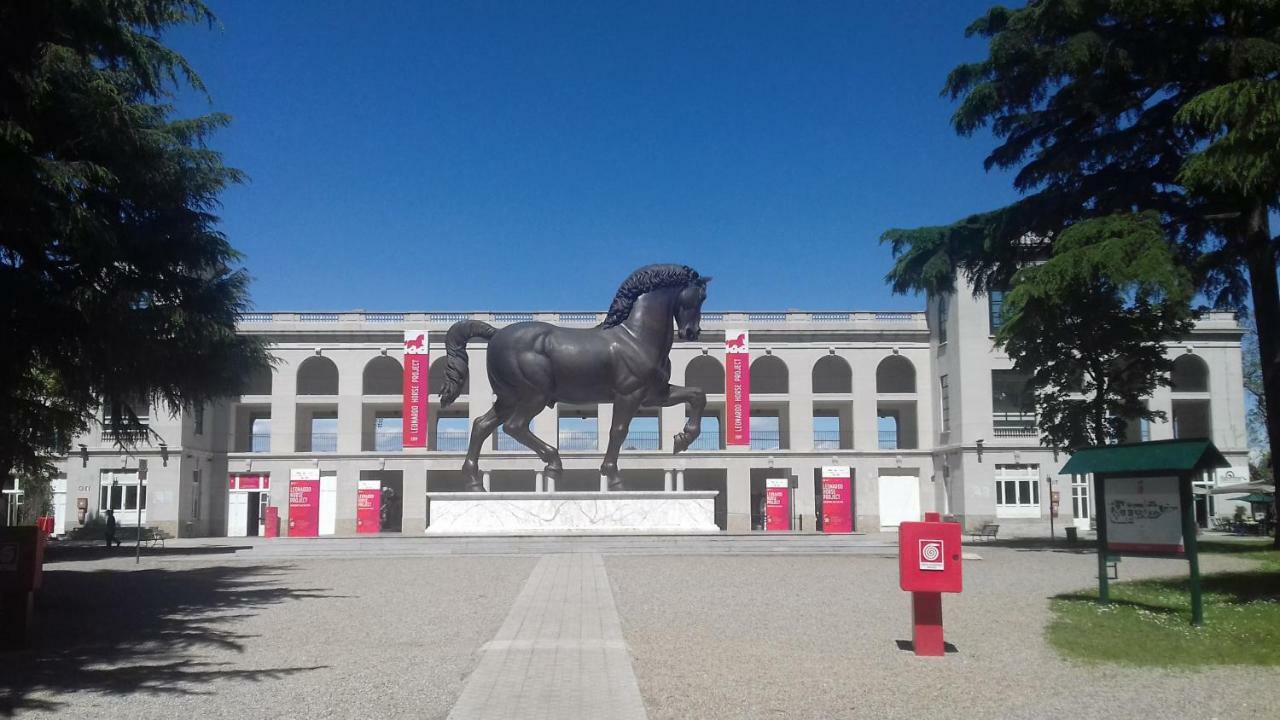 Bed & Breakfast A San Siro 75 ミラノ エクステリア 写真